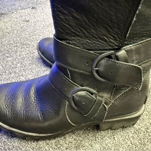 Sorel Black Leather Mid-Calf Buckle Boots